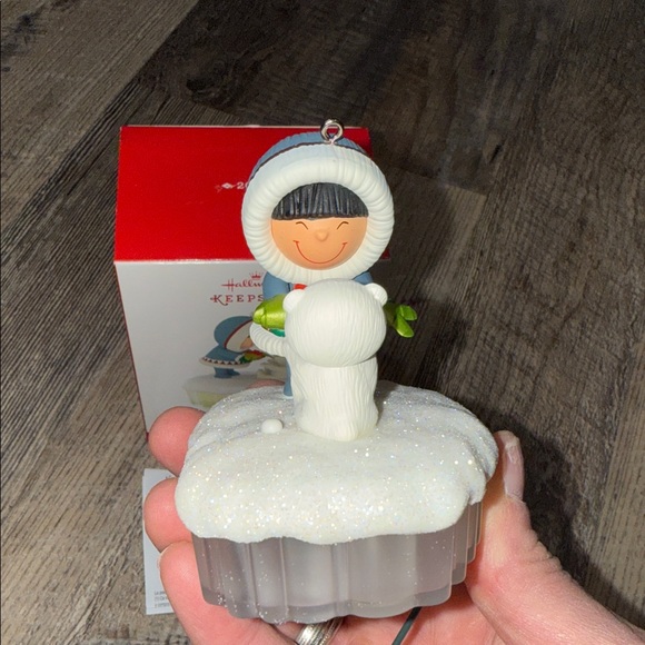 Hallmark Keepsake Ornament - A Fish For Christmas 2015 Frosty Friends - Picture 5 of 7